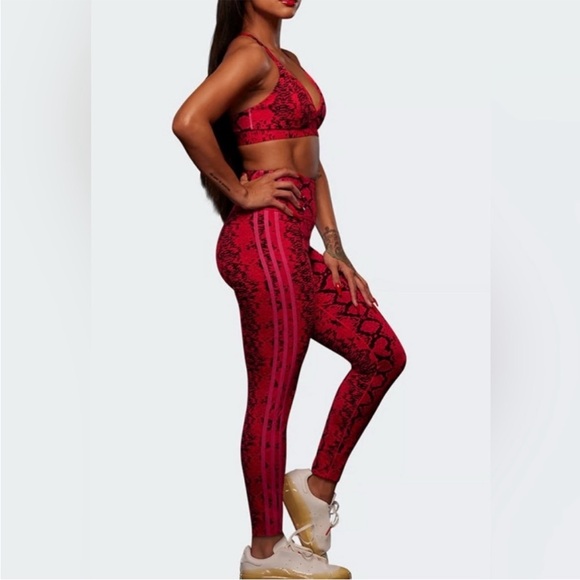 IVY PARK x Adidas "IVY HEART" Jacket and Leggings. - Picture 11 of 11